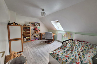  maison soindres 78200