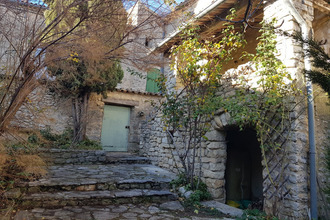  maison st-trinit 84390