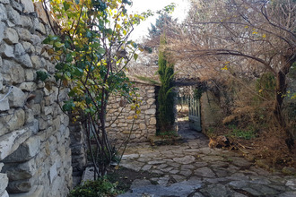  maison st-trinit 84390