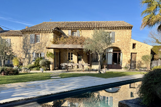  maison taillades 84300