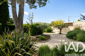  maison taillades 84300