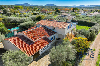  maison tavernes 83670