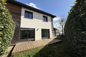  maison villeneuve 01480