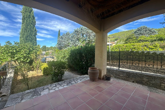  maison vins-sur-caramy 83170