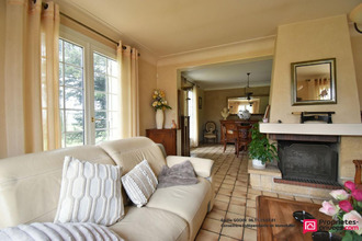  maison yzernay 49360