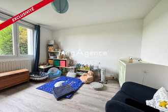  maison yzernay 49360