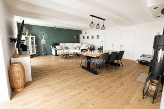  maison yzernay 49360