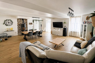  maison yzernay 49360