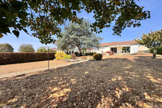  maison yzernay 49360