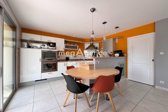  maison yzernay 49360