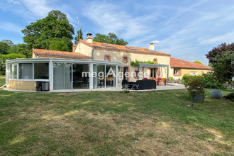  maison yzernay 49360