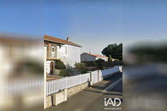  maison yzernay 49360