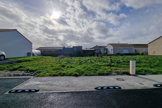  terrain bois-de-cene 85710