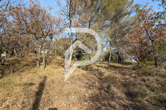  terrain pierrevert 04860