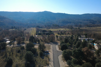  terrain rustrel 84400