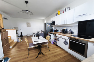 Ma-Cabane - Vente Appartement Abzac, 60 m²