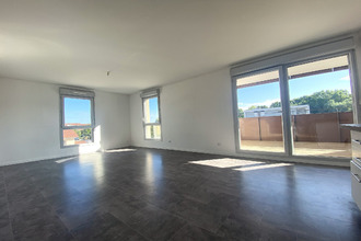 Ma-Cabane - Vente Appartement Bourgoin-Jallieu, 77 m²