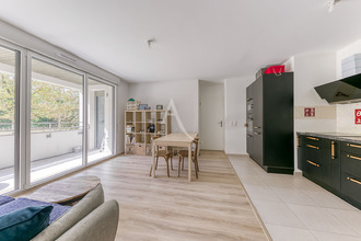 Ma-Cabane - Vente Appartement BUSSY-SAINT-GEORGES, 77 m²