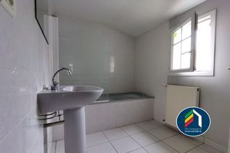 Ma-Cabane - Vente Appartement Essarts-en-Bocage, 77 m²