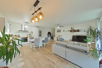 Ma-Cabane - Vente Appartement FONTENAY-LE-FLEURY, 70 m²