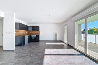 Ma-Cabane - Vente Appartement MARSEILLE 12, 63 m²