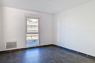 Ma-Cabane - Vente Appartement MARSEILLE 12, 63 m²