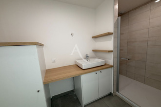 Ma-Cabane - Vente Appartement PELLOUAILLES-LES-VIGNES, 61 m²