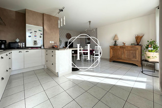 Ma-Cabane - Vente Appartement PERONNAS, 67 m²