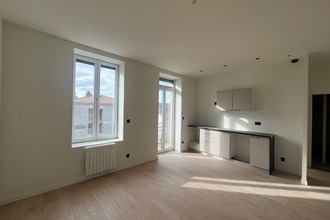 Ma-Cabane - Vente Appartement SAINT-JUST-MALMONT, 65 m²