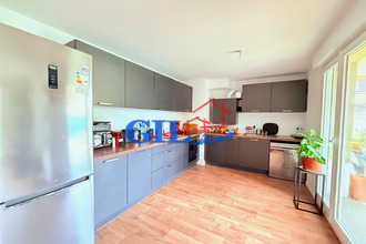 Ma-Cabane - Vente Appartement SAVIGNY-LE-TEMPLE, 90 m²