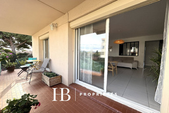 Ma-Cabane - Vente Appartement SIX FOURS LES PLAGES, 63 m²