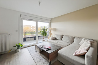 Ma-Cabane - Vente Appartement VEZIN-LE-COQUET, 64 m²