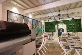 Ma-Cabane - Vente Boutique MOUSTIERS-SAINTE-MARIE, 77 m²