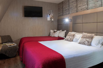 Ma-Cabane - Vente Boutique Saint-Chély-d'Aubrac, 880 m²