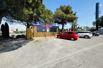 Ma-Cabane - Vente Boutique Villeneuve-lès-Avignon, 13 m²