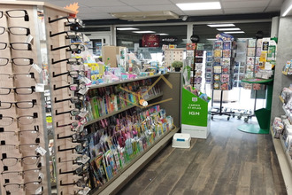 Ma-Cabane - Vente Boutique Villes-sur-Auzon, 54 m²