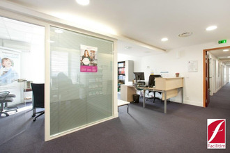 Ma-Cabane - Vente Divers Montigny-le-Bretonneux, 433 m²