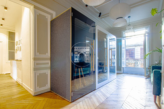 Ma-Cabane - Vente Divers Paris, 208 m²