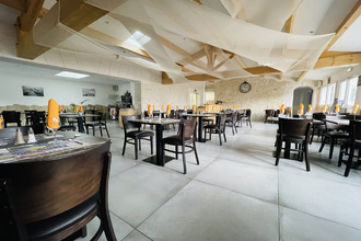 Ma-Cabane - Vente Immeuble Champagné-les-Marais, 485 m²