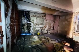 Ma-Cabane - Vente Immeuble Pont-Saint-Esprit, 200 m²