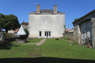 Ma-Cabane - Vente Immeuble Saint-Claud, 300 m²