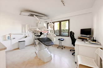 Ma-Cabane - Vente Local commercial ACHERES, 181 m²