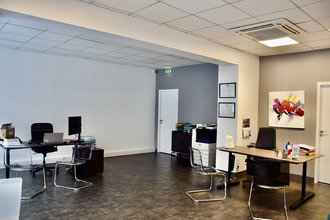 Ma-Cabane - Vente Local commercial CHALETTE-SUR-LOING, 133 m²