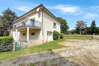 Ma-Cabane - Vente Local commercial CHAMBON-SUR-VOUEIZE, 400 m²