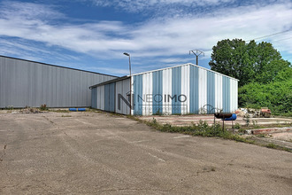 Ma-Cabane - Vente Local commercial CHARMES, 1718 m²