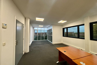 Ma-Cabane - Vente Local commercial FERRIERES-EN-BRIE, 442 m²