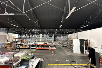 Ma-Cabane - Vente Local commercial FONTAINES-SUR-SAONE, 1750 m²