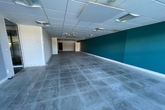 Ma-Cabane - Vente Local commercial Hauterives, 3000 m²