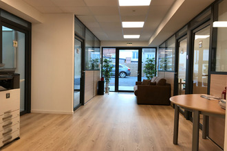 Ma-Cabane - Vente Local commercial LESQUIN, 160 m²