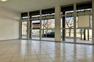 Ma-Cabane - Vente Local commercial Nîmes, 83 m²